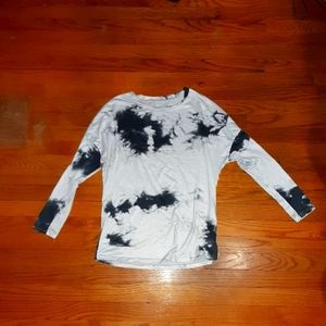 Black and white long sleeved shirt, small